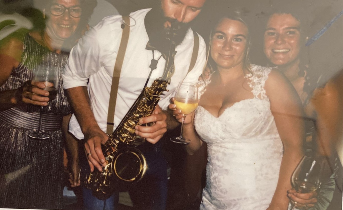 Pieter Sax live in Venhuizen samen met DJ Cees Weel (Sept 20022)